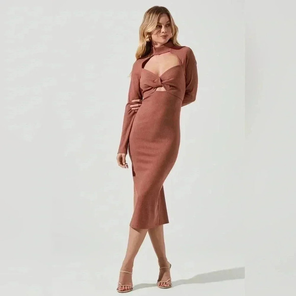 Astr Dresses & Skirts - NWT ASTR THE LABEL LONG SLEEVE TWIST BUST MIDI DRESS